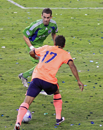 Get that Deft football touch! Improve your soccer skills and technique with daily tips. Follow Us!