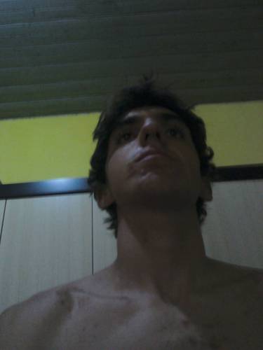 ““ to ai nesse mundão, aproveitando cada momento, temos tão pouco tempo n vamos viver em vão ““ ^^