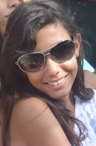 “Já chorei por quem não merecia uma lágrima minha,mas hoje embora as lágrimas queiram surgir,não posso deixar de ter um sorriso no rosto”