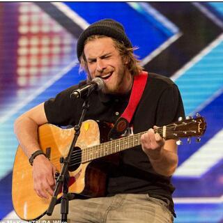 Robbie Hance a homeless talented singer who went on the x-factor and is now missing.Please find him #FindRobbieHance