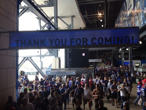 thx4coming's profile picture. Talk about being at the wrong place, at the wrong time.      Tell your friends and follow back!