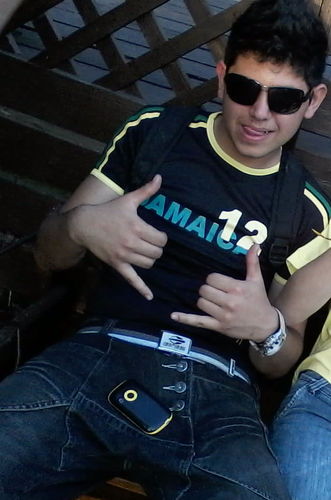 melhor da @_tristerealidad, apaixonado pela @gabs_ne  e desconhesido pela @SURTEI_   é mt fã da @teviontem  e completamente louco pela @anacarolinavas
