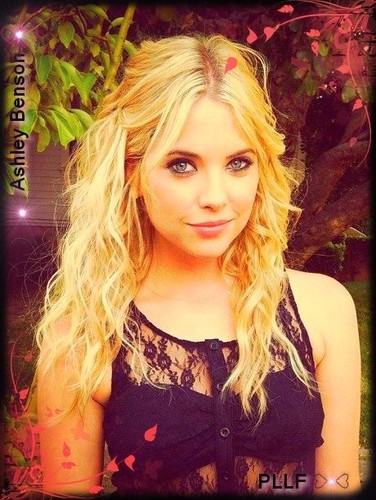 Fan de PLL, de Musique, du Paris St Germain et #duForumPrettyLittleLiarsFrance ^^