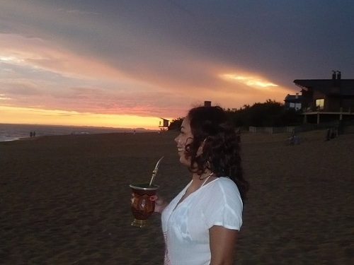 COLORADA, jornalista, idealista, preguiçosa, adoradora de clichês, um deles é acreditar na paz mundial como uma miss!!!