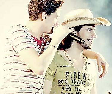 13 letrαs, 2 αnjo, um milhαo de sonhos, e dois únicos motivos: @Mariano_MeM & @MUNHOZ_FRANGO  | sinse:: 09/06/2011