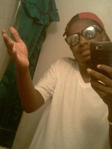 went to LDU(love dem bands university) fwm aberdeen niggas n dem 21st niggas o yea n dont forget da movement JUMPMAN 23 we out here !!!!!!!!!!!$$$$$$%%%%
