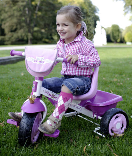 She_To_Yung_4_U's profile picture. 