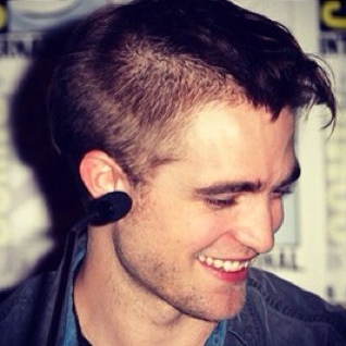 FreelanceMasen's profile picture. The whole point of taking pictures is that you don’t have to explain things with words. Freelance photographer.  I work and fuck just like George Clooney. (21+)