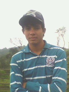 no creo en nadie ..... solo en mi mama ....!!! 
siguemeee y te sigo ... y lo demas es cuentoo..!!