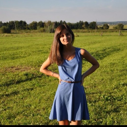 Juli_zu's profile picture. 