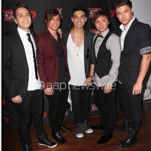 @JaydenSierra @WillSinge @JulianDeVizio @TrentBell90 @zachariahbrian #TheCollective #SwagglesGang 2/5 TC and DaddyTC :)