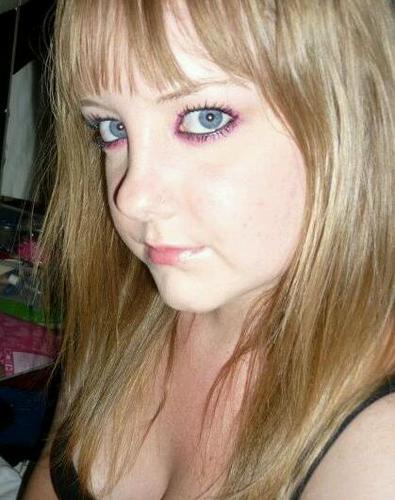 AnnaDaBlonde's profile picture. 