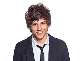 ator, cantor, compositor, toco violao.. amo oque faço e amo os que admiram meu trabalho.