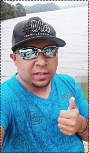Me chamo Jhonatan Conhecido como Jhow Jhow !! 
Moro na Zona Leste de SÃO PAULO..