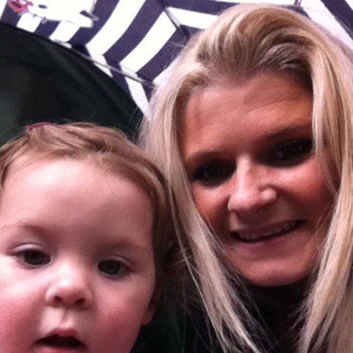 carysacton24's profile picture. 