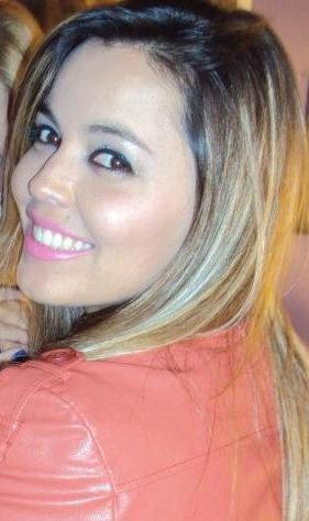 Abençoada por Deus,Bonita por Natureza, rsrs...Sou formada em Administração de Empresa, e estou cursando Direito.