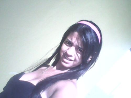 não sou fria sou cuidadosa, não sou grossa, apenas falo a verdade. não sou metida apenas tenho amor próprio, não sou difícil sou seletiva.