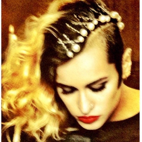 ReivaMakeupDiva's profile picture. MAKEUP ARTIST/Writer: Come with me on a magical journey of makeup, hilarious spontaneity, fashion, style, and a little New York City. You'll love me.