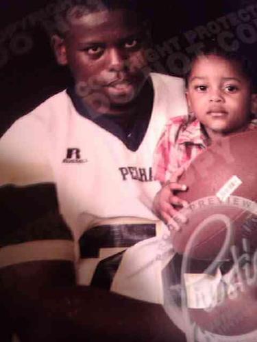 It's Big Mike! Cool Funny &' Laid-Back type of guy, I keep that shit 100 so #FollowMe &' my nigga @TheyHateD_RICH #TeamHORNETS #TeamLAKERS #DirtySide #LBLOCK