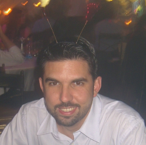 Twitter OFICIAL do @NandoJRocha, pois ele é fake, eu não. Colorado e corneteiro. #ColoradoSegueColorado