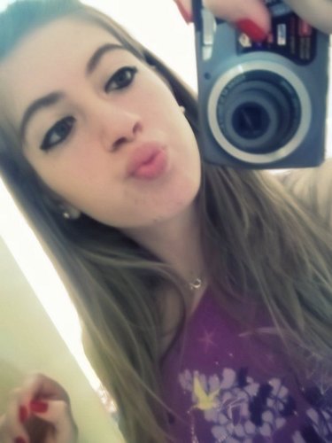 July, 31th 1994 at 00:45am ∞
Loira, ciumenta, irritante, leonina, make up, amigas. @gladisweber @evertoon são minha vida. 20seduzir ;9