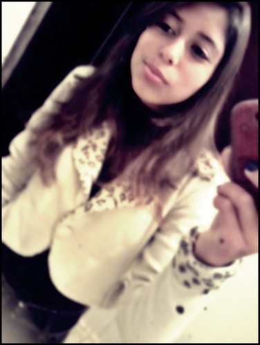 - cαdα um de nos compõe a tuα historiα cαdα ser em si cαrregα o dom de ser cαpαz , de seer FEELIZ  (♪