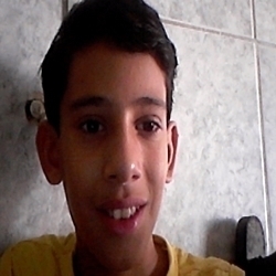 ola galerinha!
sou o ayrton daniel tenho 12 anos  sou um menino engrasa  para quem quiser vou passar meu site e 
http://t.co/ts7evgMvmp