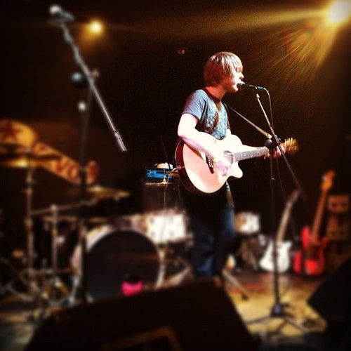 I'm Scott & I like to write songs & sing them to people http://t.co/LBz1yoQUgL