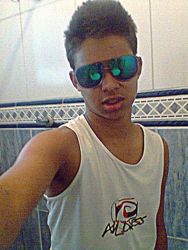 Minha vida se baseia-se em curtição. @santosfc s2 
Rockeiro  \m/