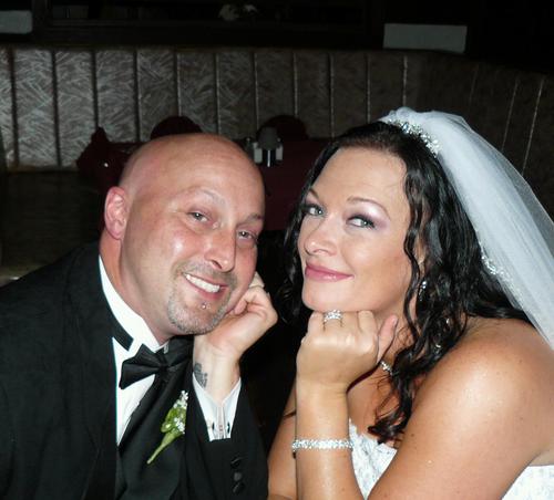 timwoodall3's profile picture. I'm happily married to the love of my life. I have a great family and a good job. What more could a man ask for.