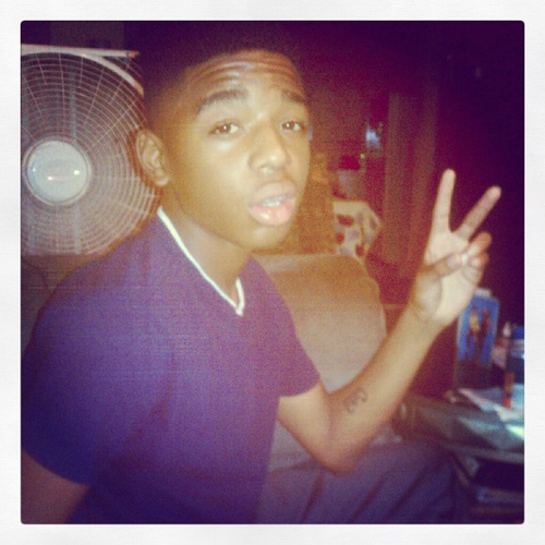 1 1 . 2 9 . 1 2 Has my ❤ , #Team Taken ilovemy girllaa @asian_pursawasia follow her cuteass ! Follow me #Team Cj , i follow back ! ✌