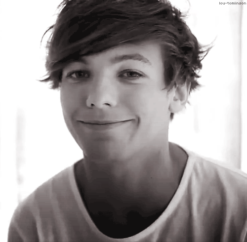 Another One Direction fan account. Love those 5 boys :) nothings fine I'm t0/5rn, I follow all DIRECTIONERS back:) Tweet me don't be shy!