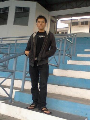 anak ke-5 ddri 5 brsaudara,orang nya simple