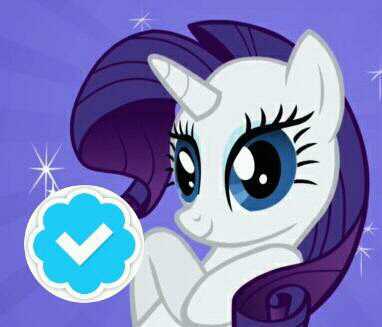 Hola soy Rarity diseño vestidos elegantes para ponys mi sueño es vivir en canterlot (RP Official)