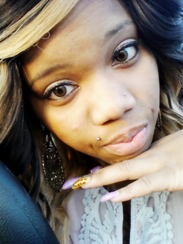 definition of divaaa ! |8.teen | c/o '12 baybeeee!!!!|single(: | follow mee((: