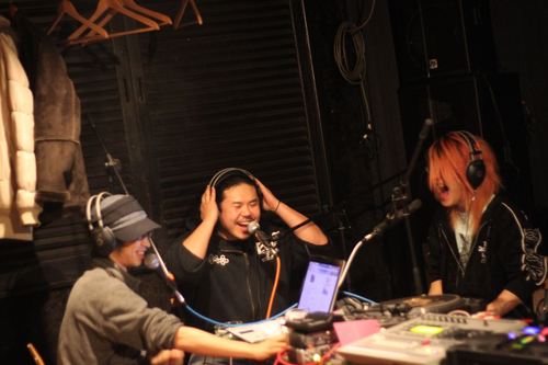 不定期ツイキャスラジオ！【音たいむ】公式アカウントです。自主製作しているミュージシャンの方の音源もどんどん流します！告知やゲストで来たい人メッセお待ちしてます！ 100人規模までのアコースティックイベントの音響、生配信受付。地域密着・野外音楽イベント「エコフェス」と連動している番組です。北海道恵庭市。