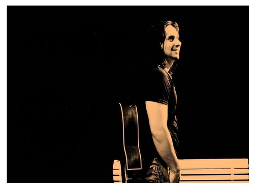 Olá sou músico, compositor aqui vcs poderão ficar um pouco a par dos shows e novidades sobre meu trabalho! Amo música, respiro música e assim tento transmiti-la