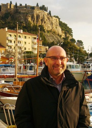 Je dénonce le matraquage fiscal, l'assistanat, le populisme, mais aussi l'immobilisme politique. Je soutiens ceux qui prennent des risques et qui innovent.
