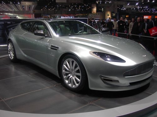 Ich bin ein absoluter Auto-Freak und biete auf meiner Website einen Überblick über alle Neuwagen Modelle ... Schaut vorbei und diskutiert mit mir!