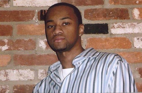 esmoove44's profile picture. 