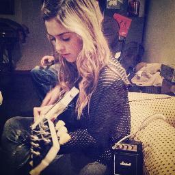 A maravilha que começo com Malhação é entro na minha vida assim do nada é está em Rebelde é continua em minha vida te amo @sophiaabrahao ..♥ ( since : 03/07. )