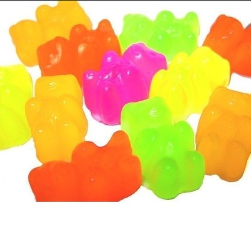 Okay so its clear i like gummybears but i also like singing and thats it i know my life is boring :)
