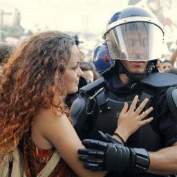 Agente de Seguros, Benfiquista, Pai de duas Maravilhosas Filhotas, casado com Mulher Maravilhosa, Alpetriniense, Adepto do Barcelona...