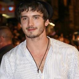 Club de fans del actor Yon Gonzalez,actualmente trabajando en #GranHotel :)
¡Seguidnos!:)
Noticias fotos entrevistas...y mucho mas :)