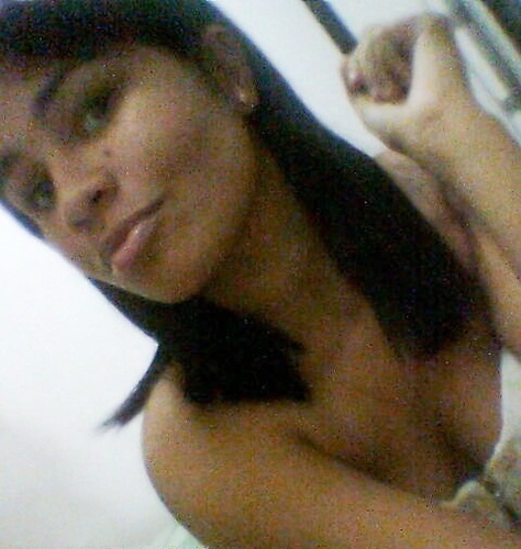 Hoje em dia ser feliz é o que importa.
E a felicidade é algo bem simples.
Está nas pequenas coisas da vida.
Numa manhã ensolarada.