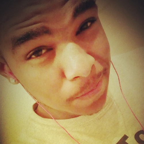 (Love Me or Hate Me ) Idgaf , King J Cool af , Young&Independent Blessed w/ a Gift from God :) .. BusinessMan , Living My Life to da fullest,!