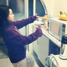 Aaaa, eu poderia até fazer um BIO lindo , cheio de frases lindas , mais a @PriAlcantara me chamou pra assistir um filme . . . // Sinse 18/03/12