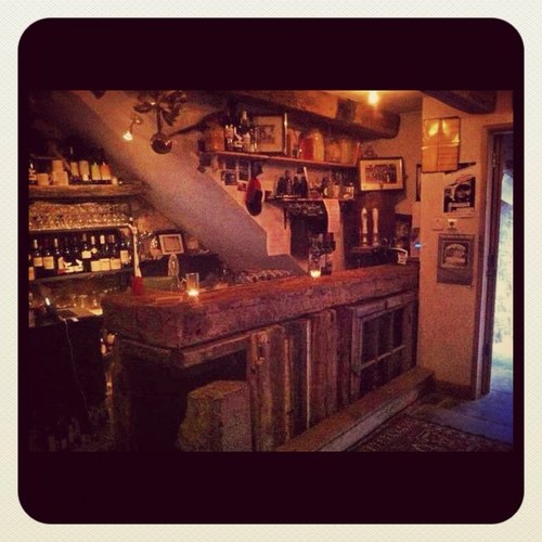 Unique music venue,wine bar.One of Ireland's oldest townhouses - 1582