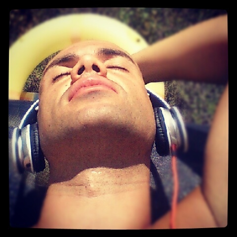 RoberttMartin's profile picture. Locutor de radio y publicidad, realizador de video clips, editor, dj, speaker, ecléctico del audiovisual y Geek Boy. Licenciado en Ciencias de la Comunicación.