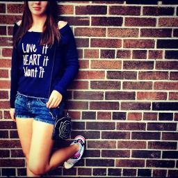 Hola,No soy perfecta,pero mi cuenta te encantara. :}
La vida es para disfrutar;Quien madura primero,se pudre primero.